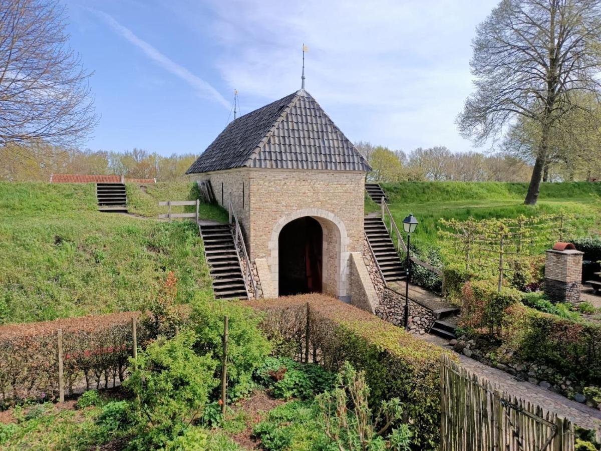 Bij De Friesche Poort Bed & Breakfast Bourtange Exterior photo
